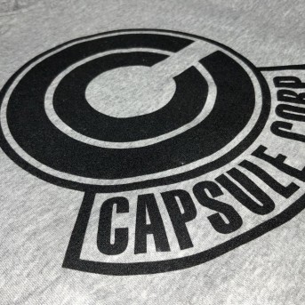 Felpa Capsule Corp. Grigia - Dragon Ball Esclusiva REGNO dei giocattoli 2